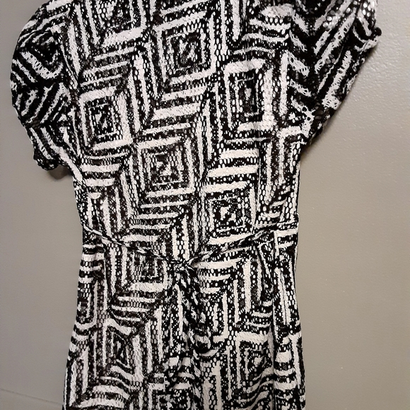 H&S black and white top - Picture 2 of 4